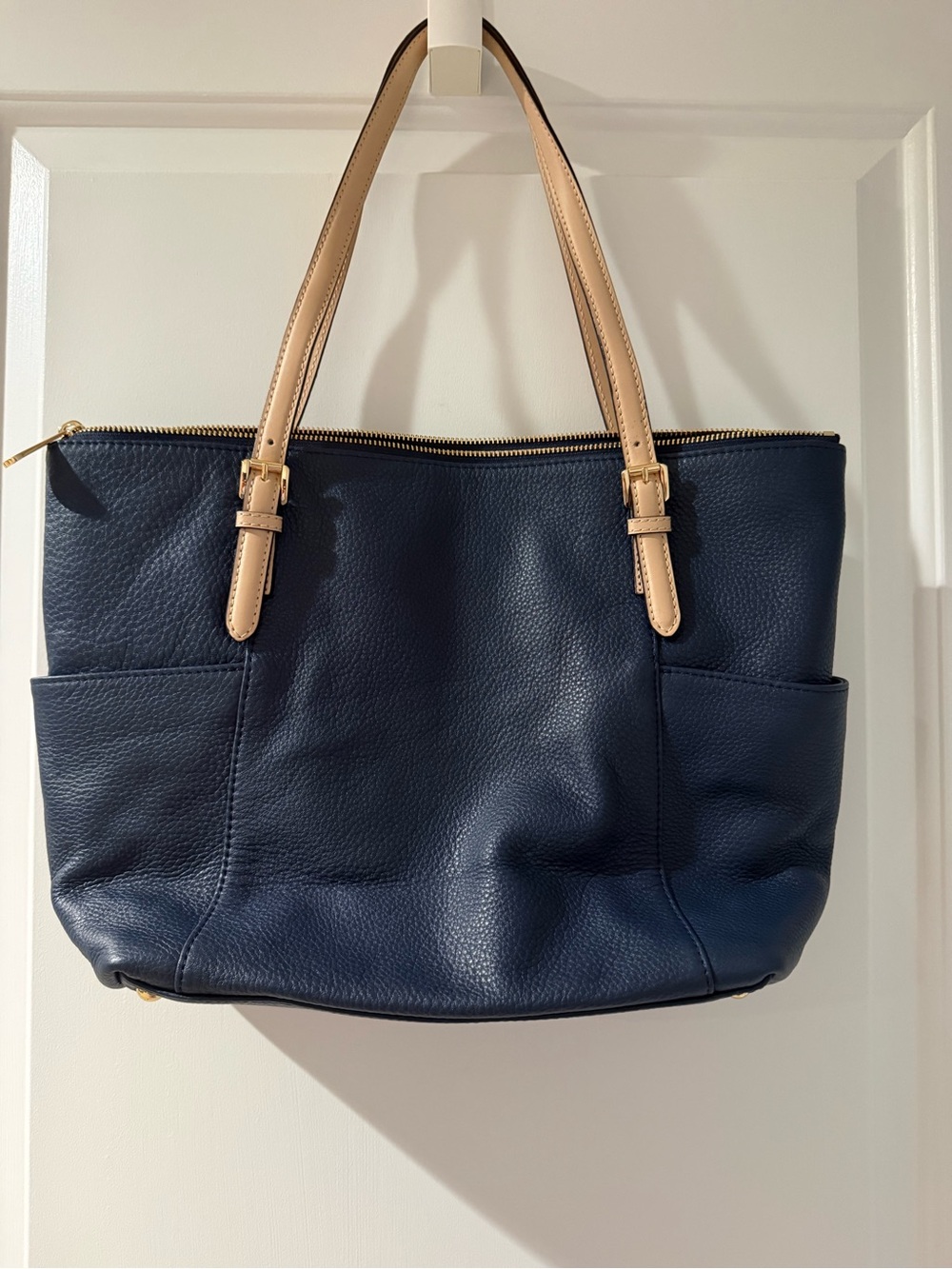 Michael Kors Jet Set East West Top Zip Tote NWOT - Picture 3 of 5